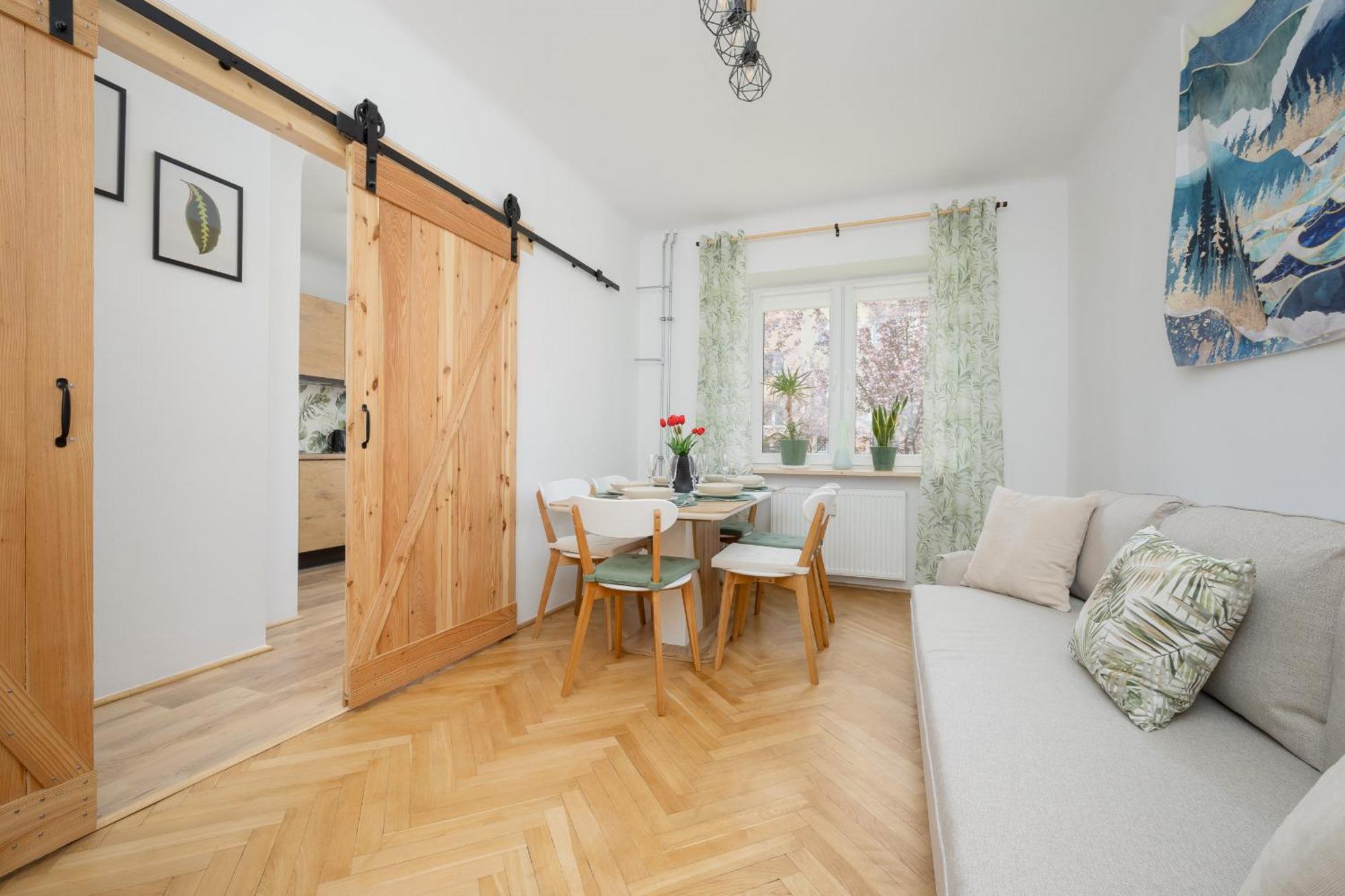 Spacious Apartment For 6 People Near The Old Town By Noclegi Renters Varsovia Exterior foto